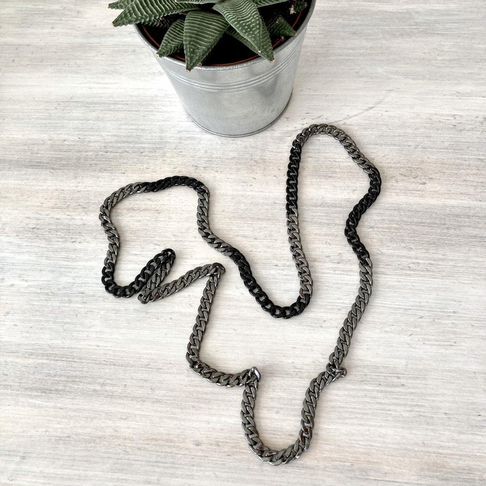 Costume Black & Silver Cable Chain Necklace.